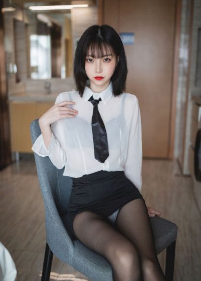 高铁车厢里全是碎掉的大学生