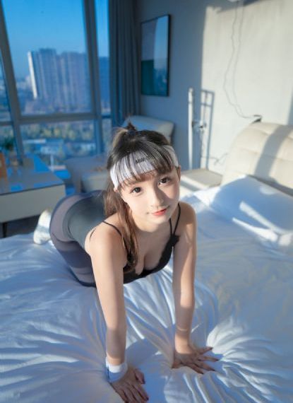 华裔女科学家在美遭审查后自杀