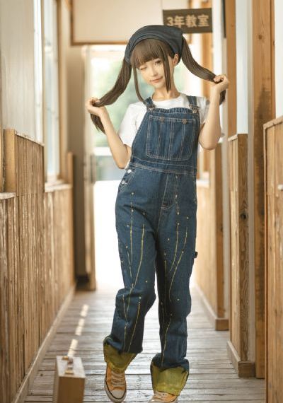 歌声振林樾